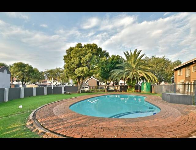 2 BEDROOM APARTMENT FOR SALE IN VERWOERDPARK